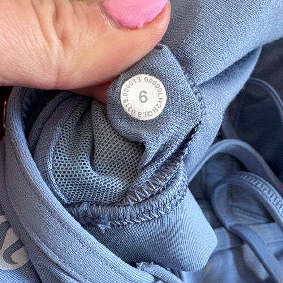 Lululemon Athletica Cross-Back Blue Sports Bra - Picture 4 of 4